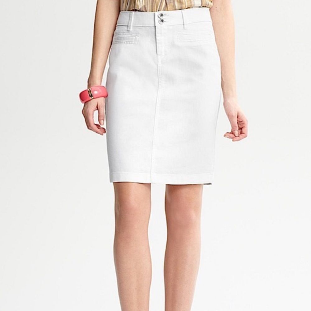 Banana Republic White Denim Stretch Pencil Skirt Size 25R